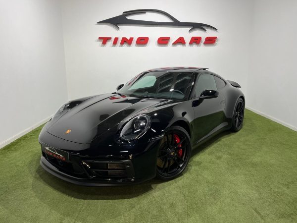 PORSCHE 911 Carrera 4 GTS Coupe