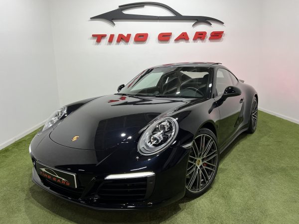 PORSCHE 911 Carrera 4S